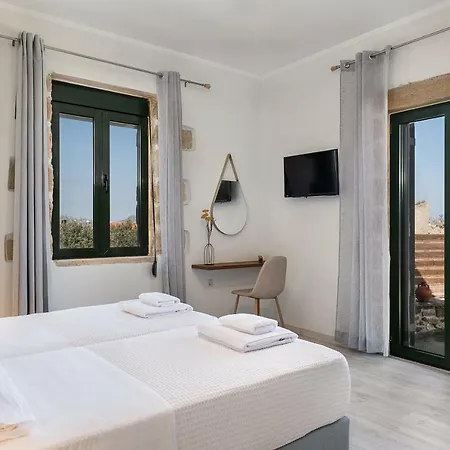 Trialonia Luxury